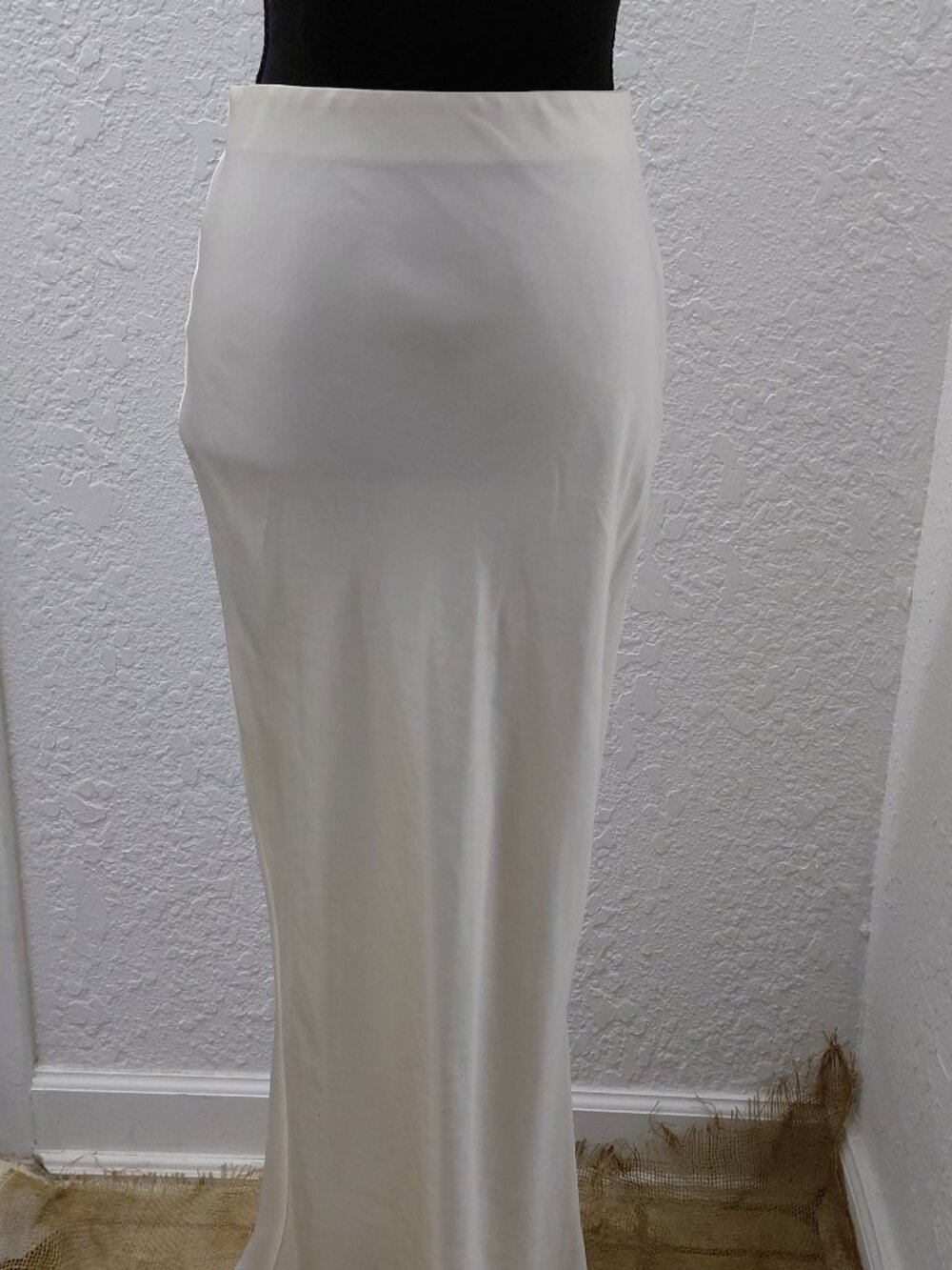 All : Row white satin column maxi skirt